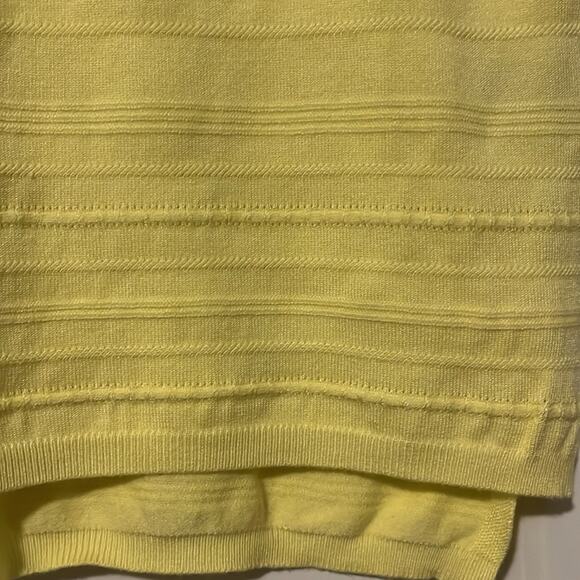 ⚡️ 3 for $20 ⚡️ The Limited Cap Sleeve Yellow Sweater - Picture 5 of 10